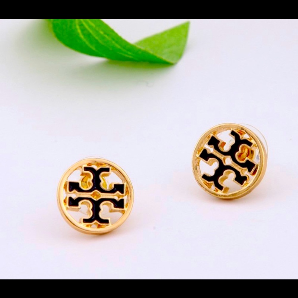 Cross stud earrings